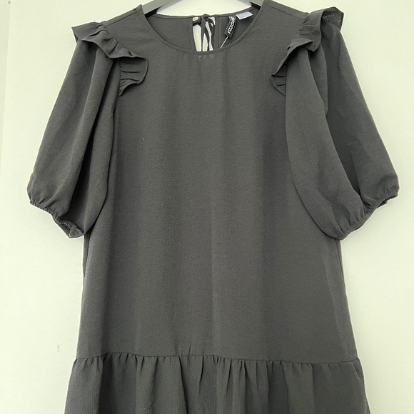 H&M black dress - Picture 2 of 6